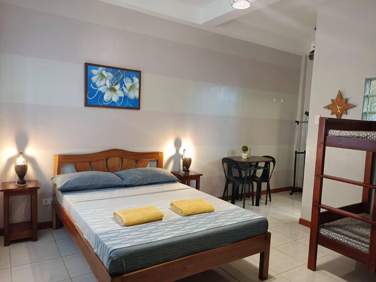 Villa Skanderbeg Guest House Puerto Princesa Exteriör bild