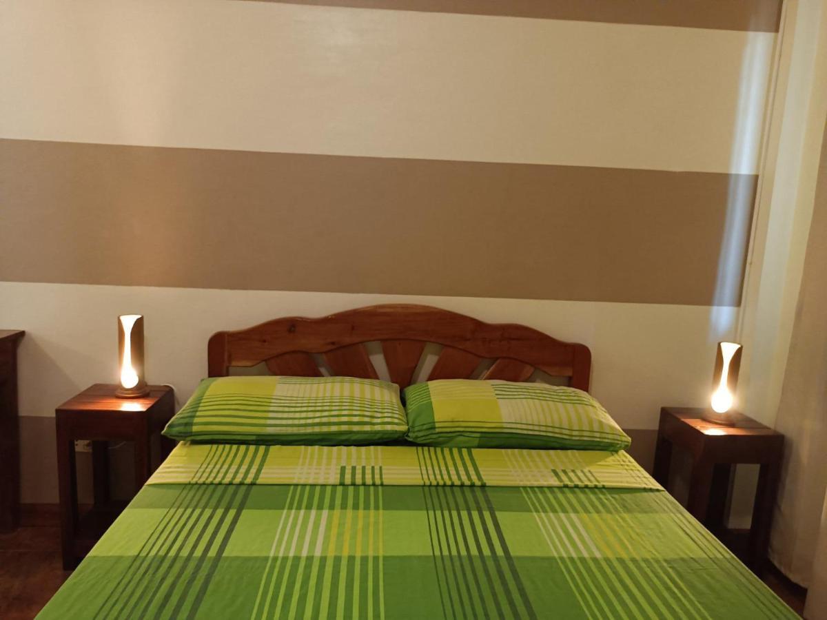 Villa Skanderbeg Guest House Puerto Princesa Exteriör bild