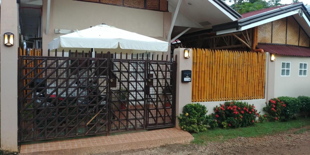 Villa Skanderbeg Guest House Puerto Princesa Exteriör bild
