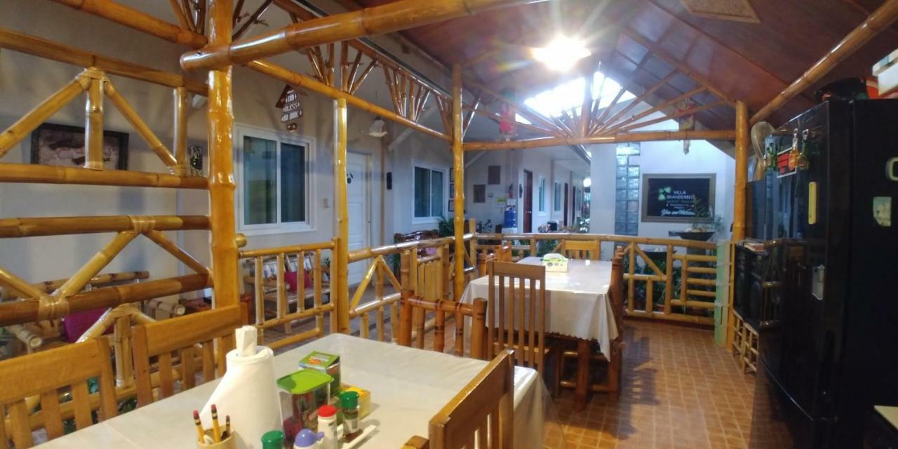 Villa Skanderbeg Guest House Puerto Princesa Exteriör bild