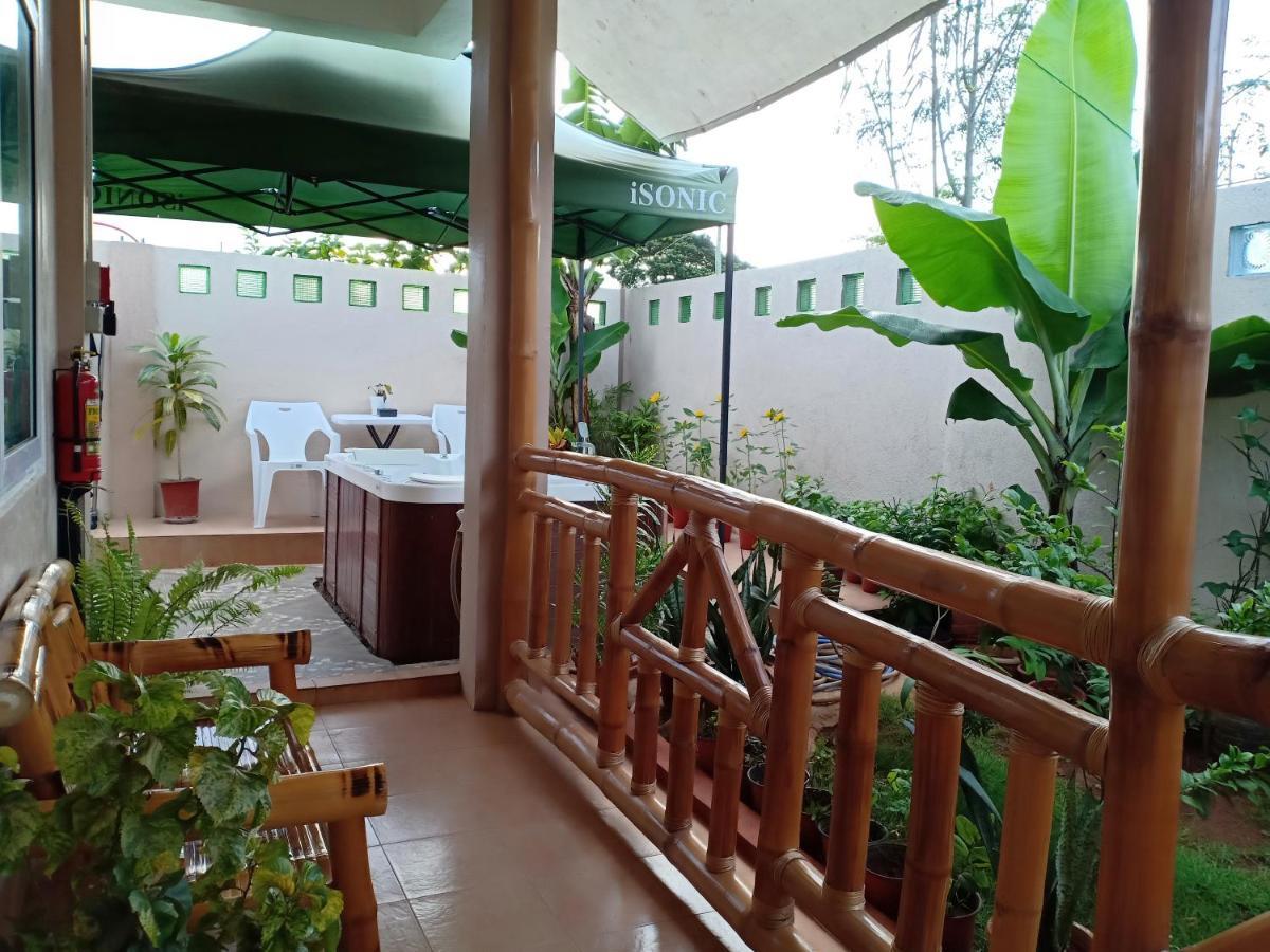 Villa Skanderbeg Guest House Puerto Princesa Exteriör bild